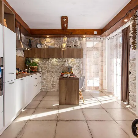 Holiday home Beautiful In Tribalj (Primorsko-Goranska)